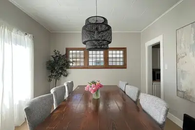 Image de Family-Friendly 3br Bungalow • Walk to Manito Park • Perfect Fall Retreat