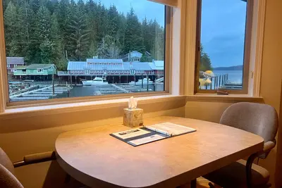 Image de Ocean Front Condo in Awe Inspiring Telegraph Cove, Bc