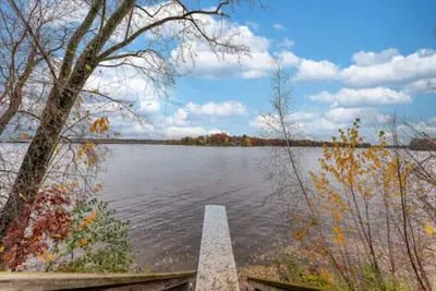Image de 🔥 Lakefront · 2 Docks · Fire Pit · Grill · Laundry · Extra Toilet