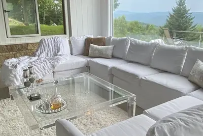 Image de Shaw Chalet a private resort