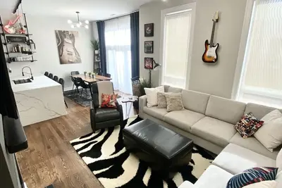 Image de Rock N Roll Condo Old Market w Rooftop Patio!