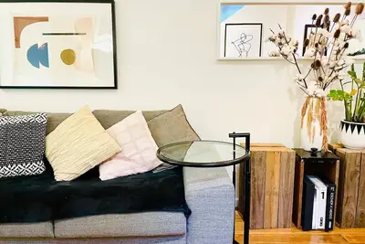 Image de Converted warehouse apt 17min from Cbd