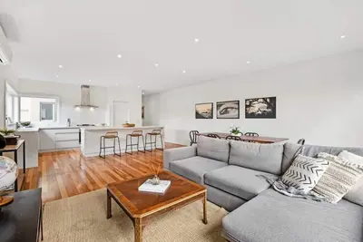 Image de Central Torquay Townhouse 350m to the sand