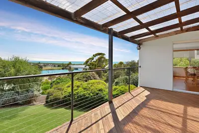 Image de The Best Scamander Beach House!