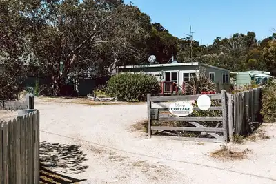 Image de sloop cottage | beachfront | vibes