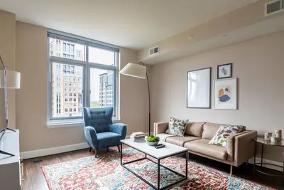 Image de Sunny Reston 2br w/ Laundry, walk to Restaurants & Mall, by Blueground