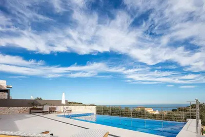 Image de Oinolithos Luxury Villa Chrysalis - Sea views, 1 km from the beach, private pool!