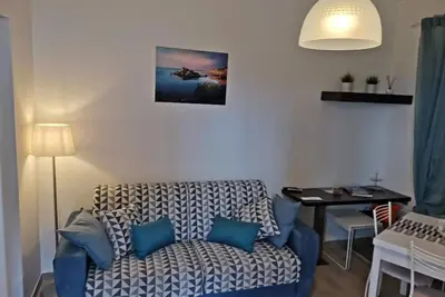 Image de Cozy apartment with terrace 2 minutes from the historic center.