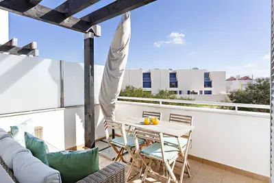 Image de Fantastique appartement à 1 chambre avec vue sur la mer