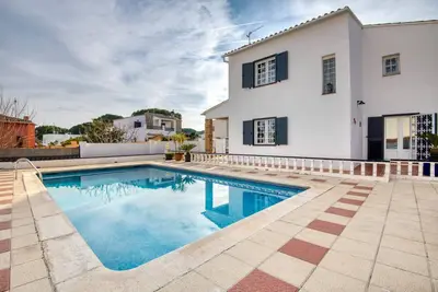 Image de La Paloma : Maison avec piscine privée à l'Escala, spacieuse et confortable
