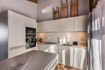 Chalet avec spa partagé, 5 chambres, piscine, parkings à Megève
