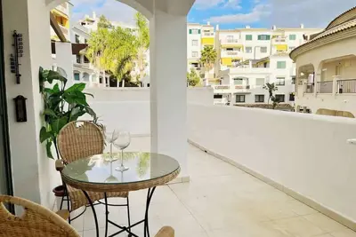 Image de Benalmádena – 2 Bed, Andaluz Style & Huge Terrace