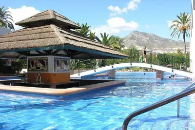 Image de Benal Beach – Rare Find! 2 Bed with Heated Pool