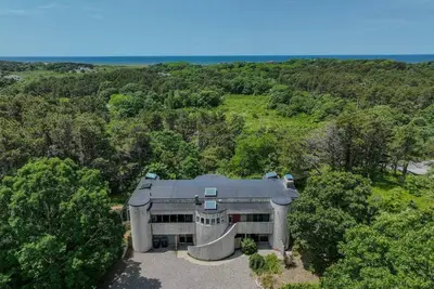Image de Famous Architectural Home in quiet forests of Truro