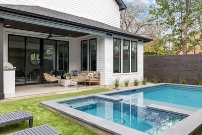 Image de Pool, King Beds, Loft | The Frederick - Portoro