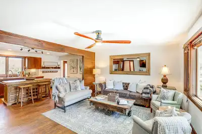 Image de Beautiful Blowing Rock Home w/ Private Deck!