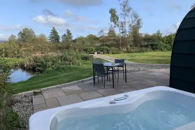 Red Squirrel Pod with Hot Tub - perfect for relaxing in countryside near Oban