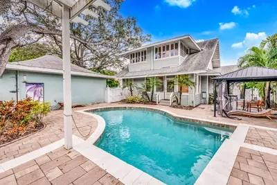 Image de Beautiful Waterfront Home in Tampa with Pool! - Bayshore Charmer