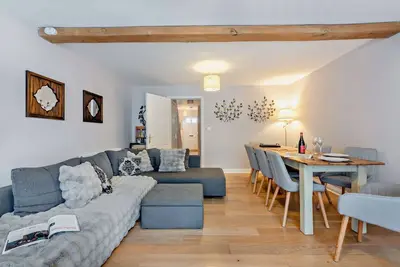 3 minutes from the famous stone bridges of Bourton on the Water  - Callow Cottage