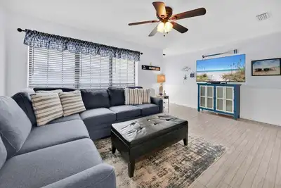 Image de ☀️Awesome Amenities and Location-Coastal Condo☀️