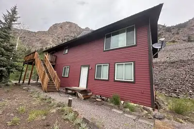 Image de Sunshine Falls home at the gate to Cinnamon Pass with breathtaking views.