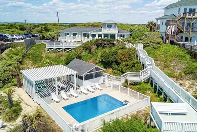 Image de Stunning 6 Br Oceanfront Retreat located on a more secluded part of the island