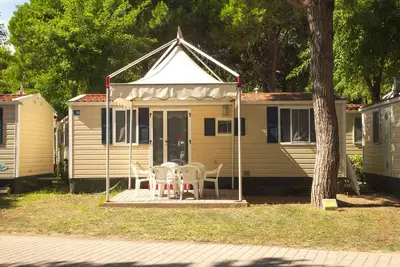 Image de Maison mobile avec piscine