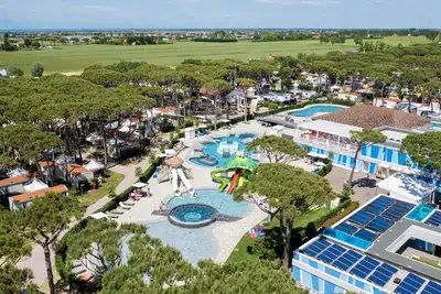 Image de Maison mobile avec piscine