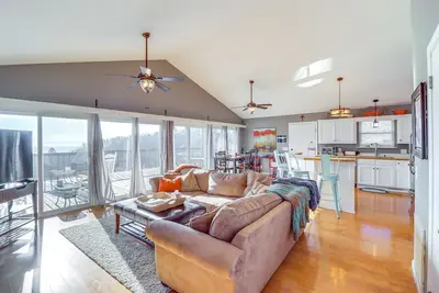 Image de Edgemont Home w\/ Deck & Bbq Grill: 2 Mi to Lake!