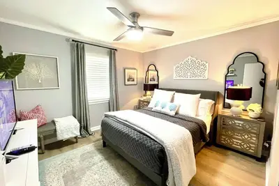Image de Elegant condo 2 bedroom 2 en-suites. Keurig, snacks, Jefferson Hwy. Lsu 10 min