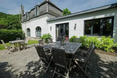 Image de Manoir au bord de la Meuse près de Dinant
