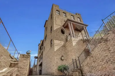 Image de Kingdom house. Amazing rooftop with a panaramic view of the city and its skyline