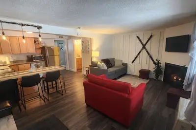 Image de Cozy Ski Retreat at Waterville Valley. Pet Friendly!