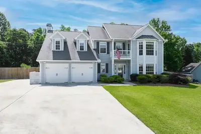 Image de Welcome to our stunning Staycation. New! Pool House/6beds/2. 5Ba/ Patio/Firepit