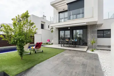 Image de Villa spacieuse à proximité du golf et des restaurants