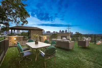 Image de Castle House with Rooftop Views in Old Forth Ward Atlanta