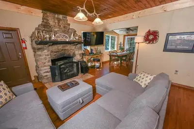 Image de Lakefront+Dock Pet Friendly 3br Hot Tub\n\n