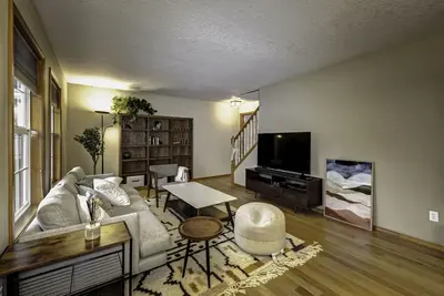 Image de Cozy home close to Hawthorne-Division Districts