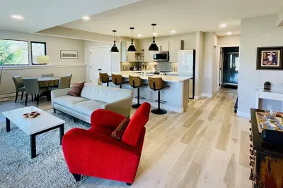 Image de Cozy retreat close to Old Town Arvada and Ralston Creek. Pet friendly.