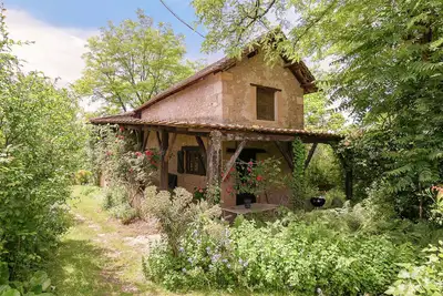 Gîte au calme en Aquitaine avec terrasse meublée