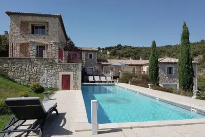 Maison de vacances avec vue et piscine privée