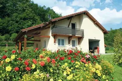 Image de Maison de vacances ensoleillée avec jardin privé