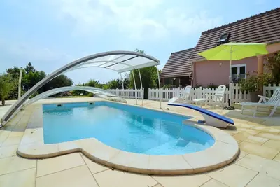 Image de Maison avec piscine privée à Folleville