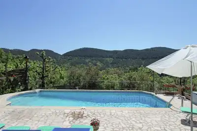 Image de Belle maison de vacances avec piscine privée