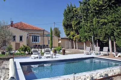 Image de Maison de vacances spacieuse avec piscine privée