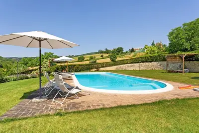 Image de Maison en Ombrie avec piscine et vue