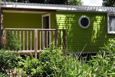 Image de Mobil-home 2 chambres - 4 Pers (1 lit double + 2 lits simples) Climatisation \/ Tv 4 personnes