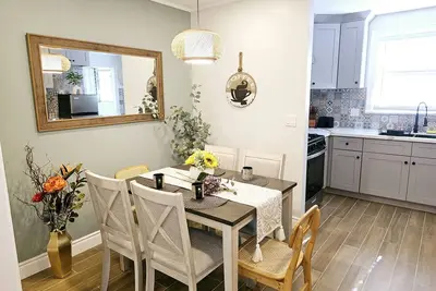 Image de Detached Bungalow Home Prime location Close to Dt Pasadena King Size -Bed! 29
