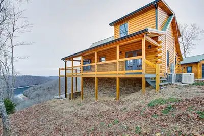 Image de Celina Cabin w\/ View of Dale Hollow Lake!