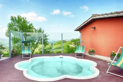 Appartement dans une ferme avec piscine et activités